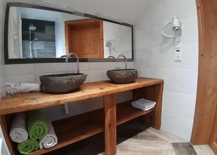 Schirfhof مزرعة للإقامة *