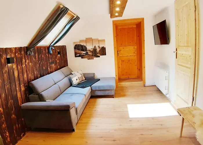 Schirfhof مزرعة للإقامة *